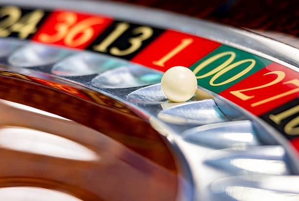 Card arrangement and hand ranking display